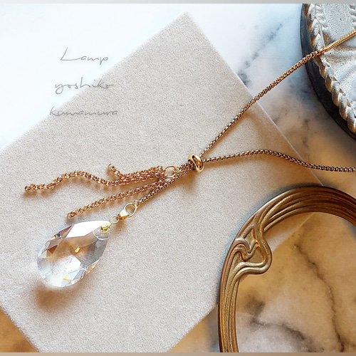 ゴールド ドロップ型クリスタルネックレス