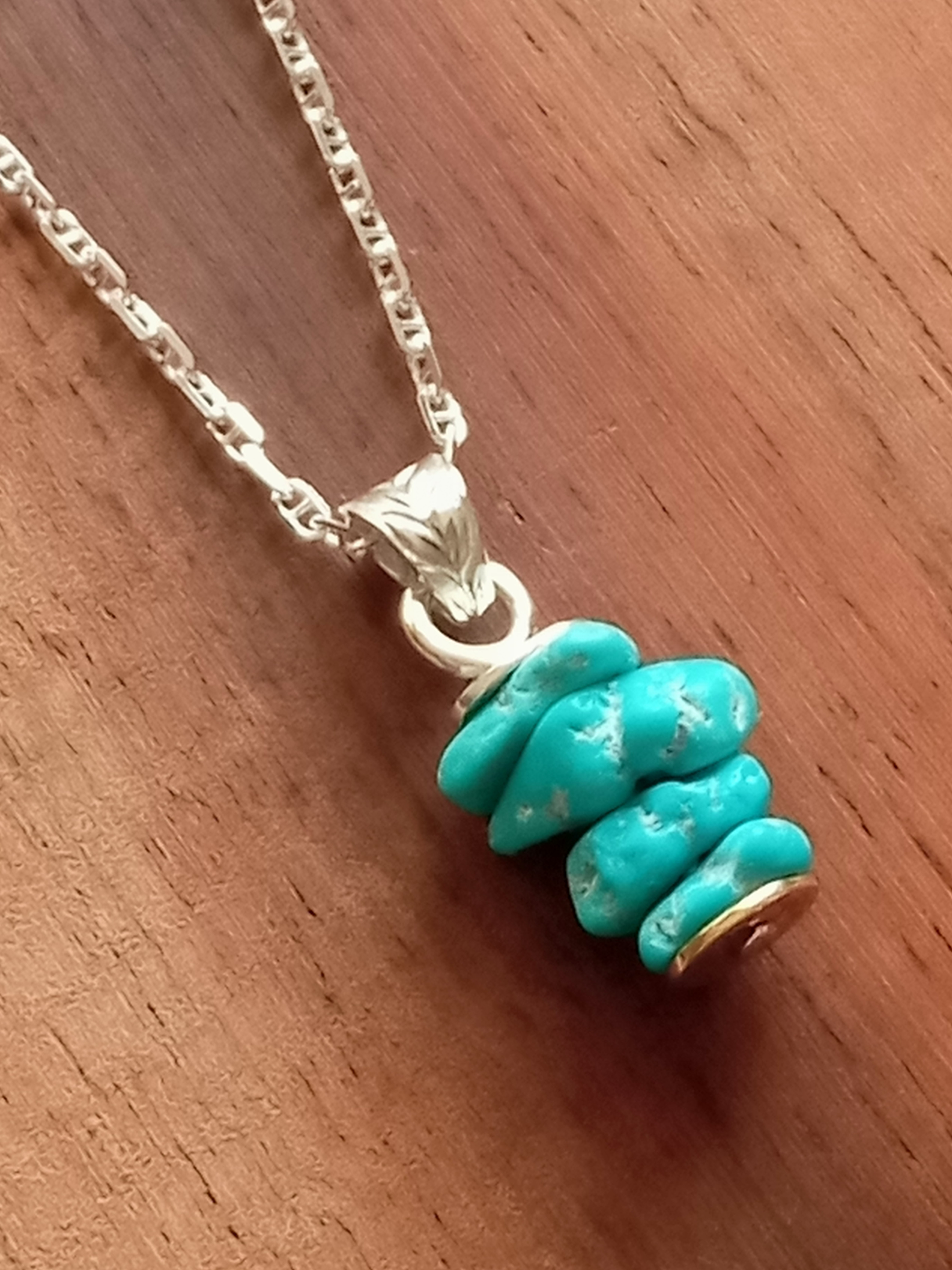 SV950ターコイズペンダントK18付　ハワイアンジュエリーマイレ　スリーピングビューティーターコイズメンズレディース