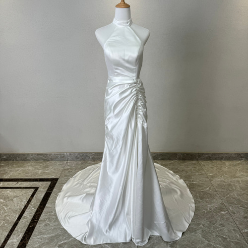 買わないと損！ホルターネック袖なし背中見せ マーメイドド パーティー  