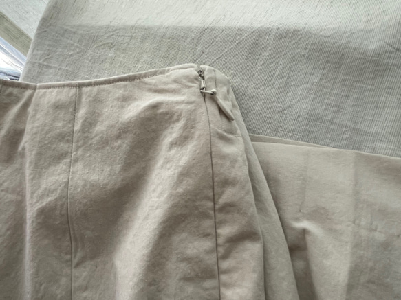 インバーテッドサイドプリーツスカート 4枚目の画像