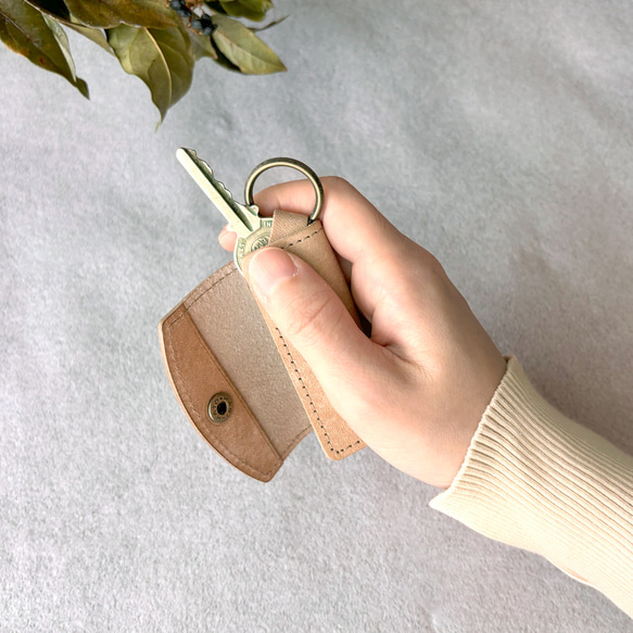 ミニ キーケース キーホルダー 革 イタリアレザー オイルレザー  小さな浪曼派コンパクトキーケース  名入れ 刻印 7枚目の画像