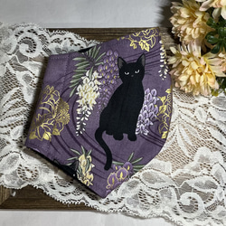 【新作✨】 藤と黒猫（小）〜紫色（柄⑤-32-5）綿100% マスク　苺　 5枚目の画像