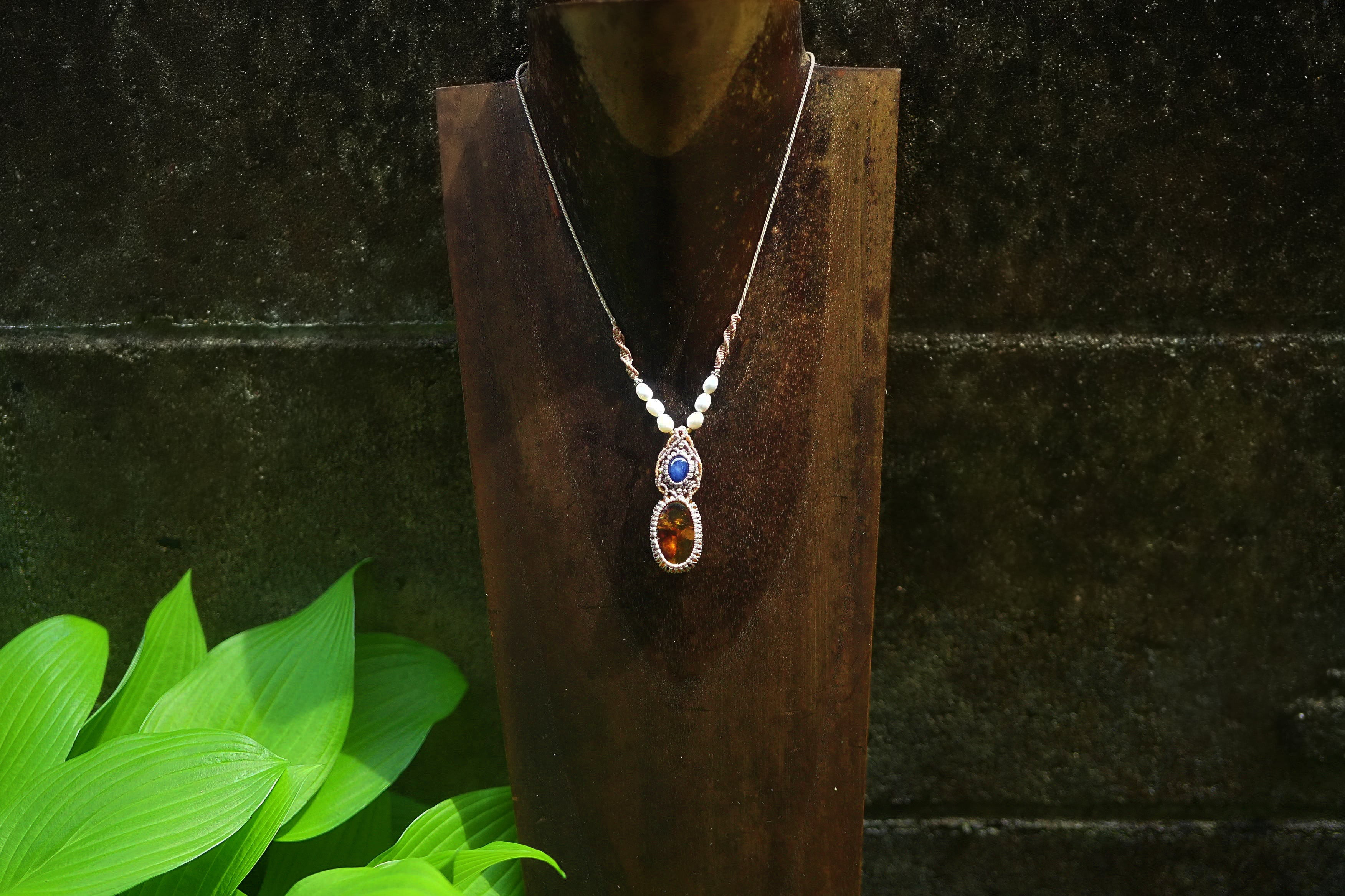 古代の奇跡とサファイア★アンバー マクラメネックレス1582