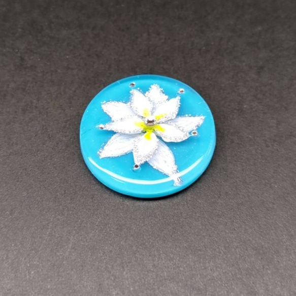 ターコイズブルーのWHITE　FLOWER　ヘアゴム　ポニーフック　 3枚目の画像