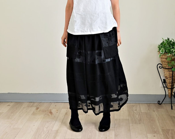 趣きのある３D花模様織りのギャザースカート：インナーペチコート付き 1枚目の画像