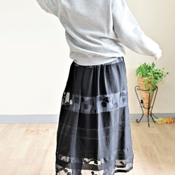 趣きのある３D花模様織りのギャザースカート：インナーペチコート付き 6枚目の画像