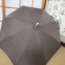 本場泥大島紬の着物から日傘（傘袋付き） 2枚目の画像
