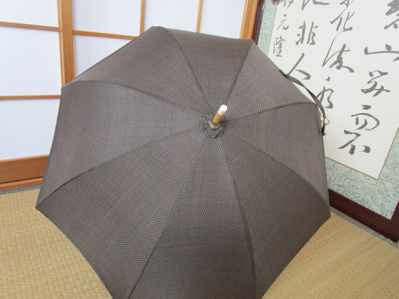 本場泥大島紬の着物から日傘（傘袋付き） 2枚目の画像