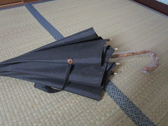 本場泥大島紬の着物から日傘（傘袋付き） 10枚目の画像