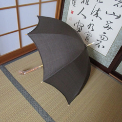 本場泥大島紬の着物から日傘（傘袋付き） 9枚目の画像