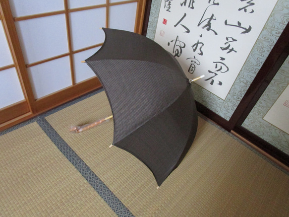 本場泥大島紬の着物から日傘（傘袋付き） 9枚目の画像