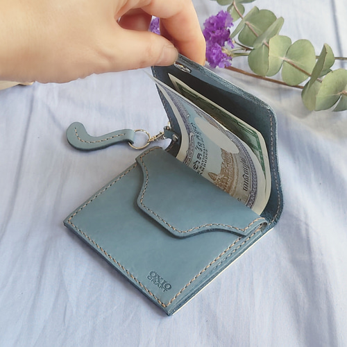 名入れ】くすみブルー×白【革にゃんこ】カードが入る小さな革財布&ちび