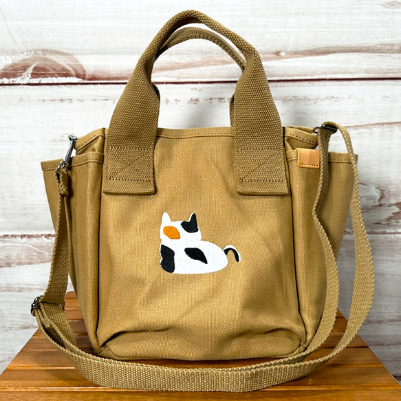 【送料無料】お餅猫の刺繍 たくさんポケット付きキャンバス2WAYミニショルダーバッグ ミニトートバッグ 2枚目の画像