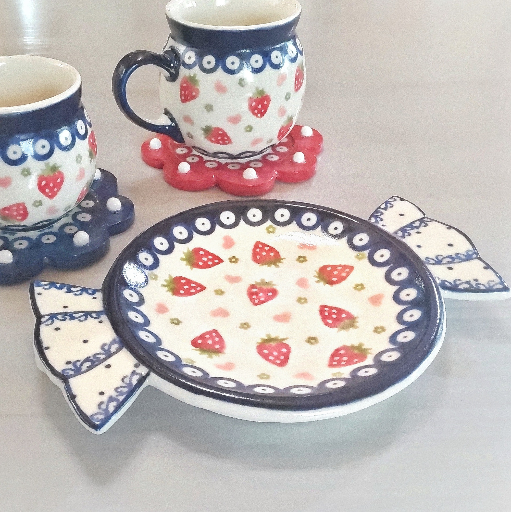 ポーリッシュポタリー　ポーランド食器　いちご いちご柄がとってもキュート✨【プレゼントにもぴったり！ 安