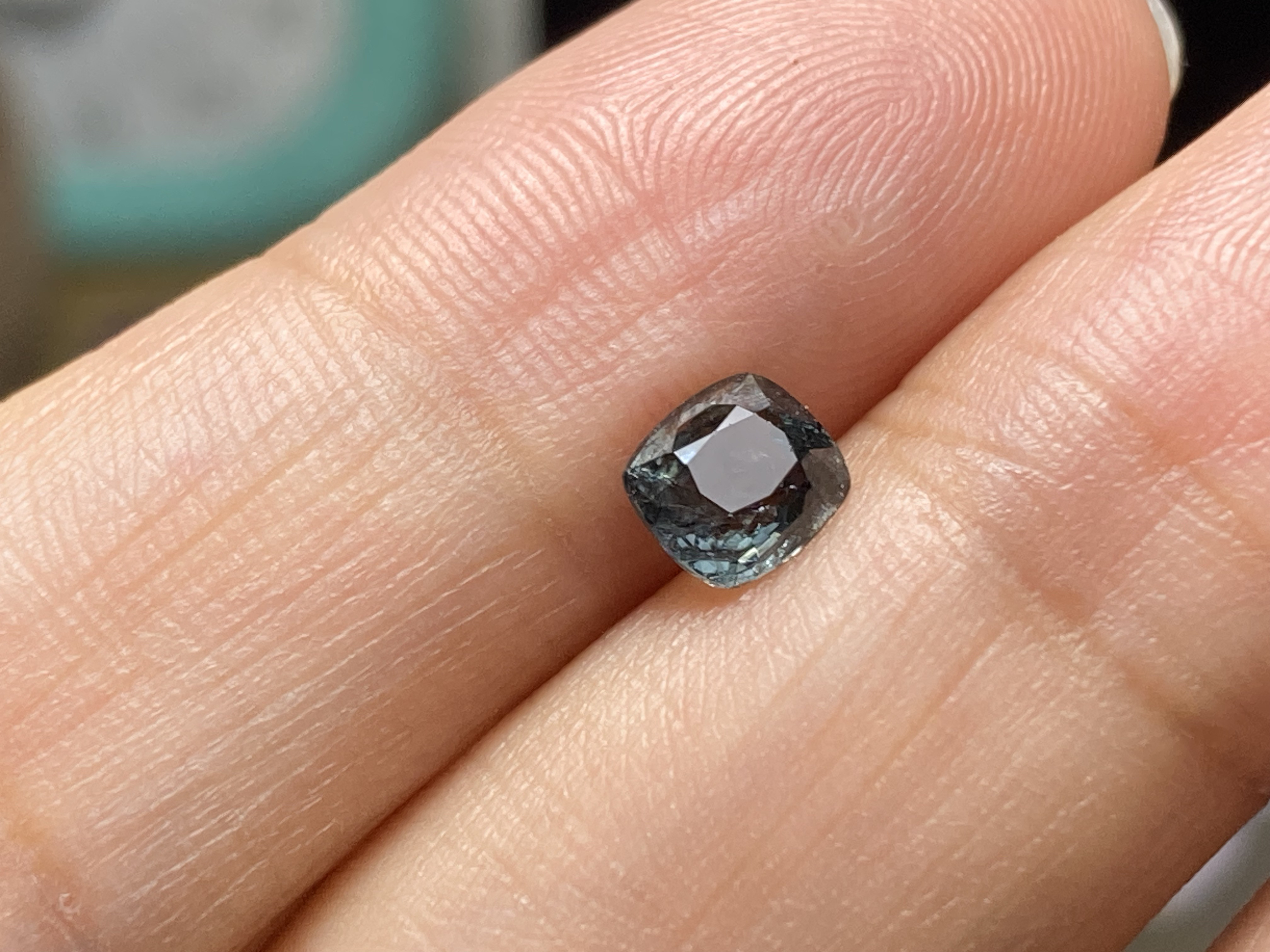 RS4-83 宝石質 珍しい高貴な灰ピーコックブルー 灰孔雀青 灰孔雀緑