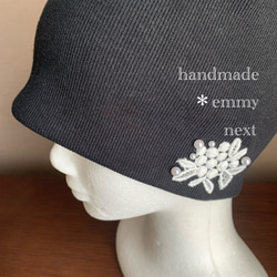 送料無料＊handmade パールビジューモチーフ付き帽子〈mimosa・ブラック〉ケアキャップ　ケア帽子　母の日 2枚目の画像