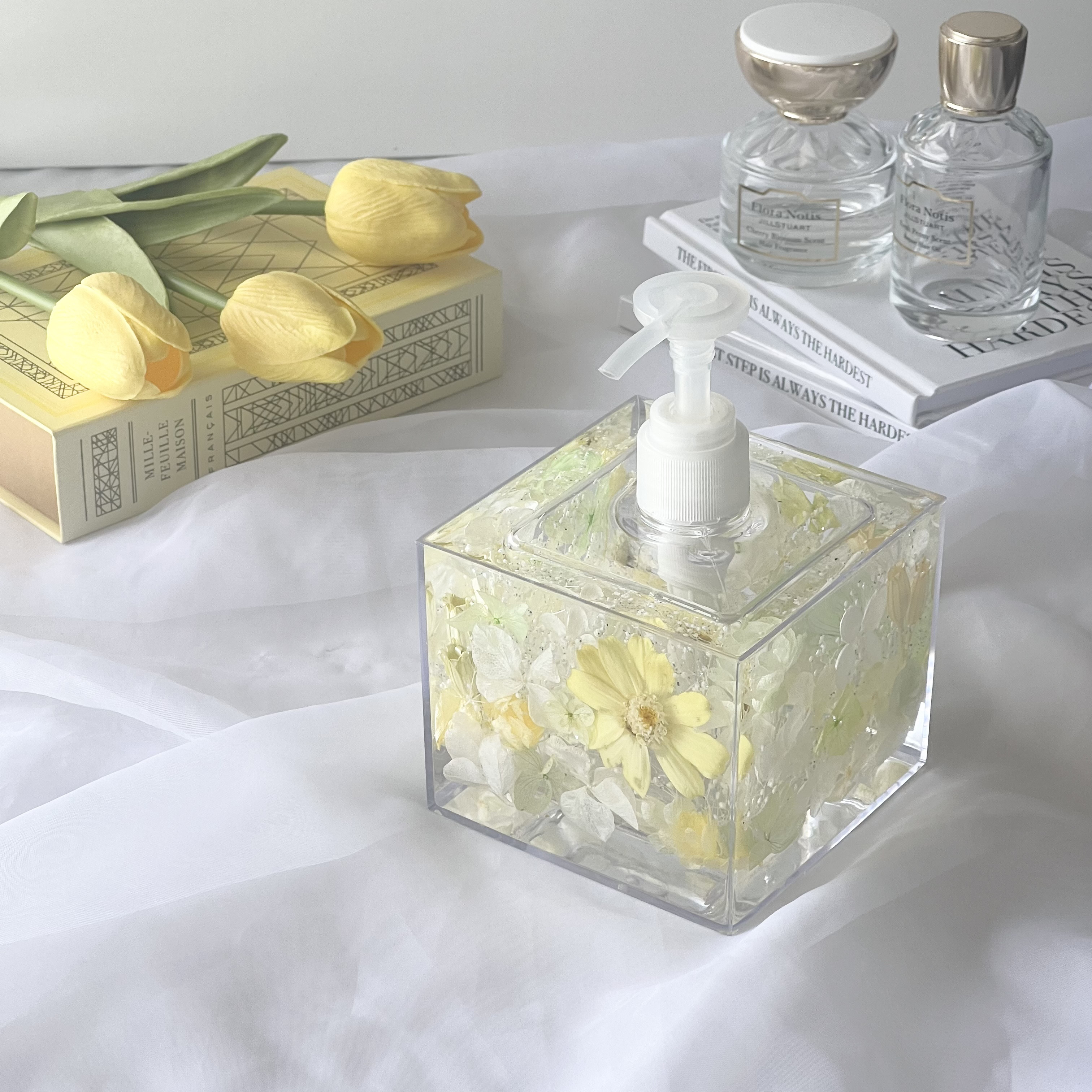 【完成品】ハーバリウム　クリスタルソープディスペンサー（液体ソープタイプ）