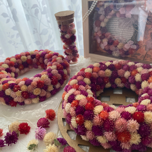千日紅のリース フラワー・リース プレゼント 母の日 リース 七色の花 通販|Creema(クリーマ) 17595930 千日紅のリース フラワー・リース プレゼント 母の日 リース 七色の花 通販|Creema(クリーマ) 17595930