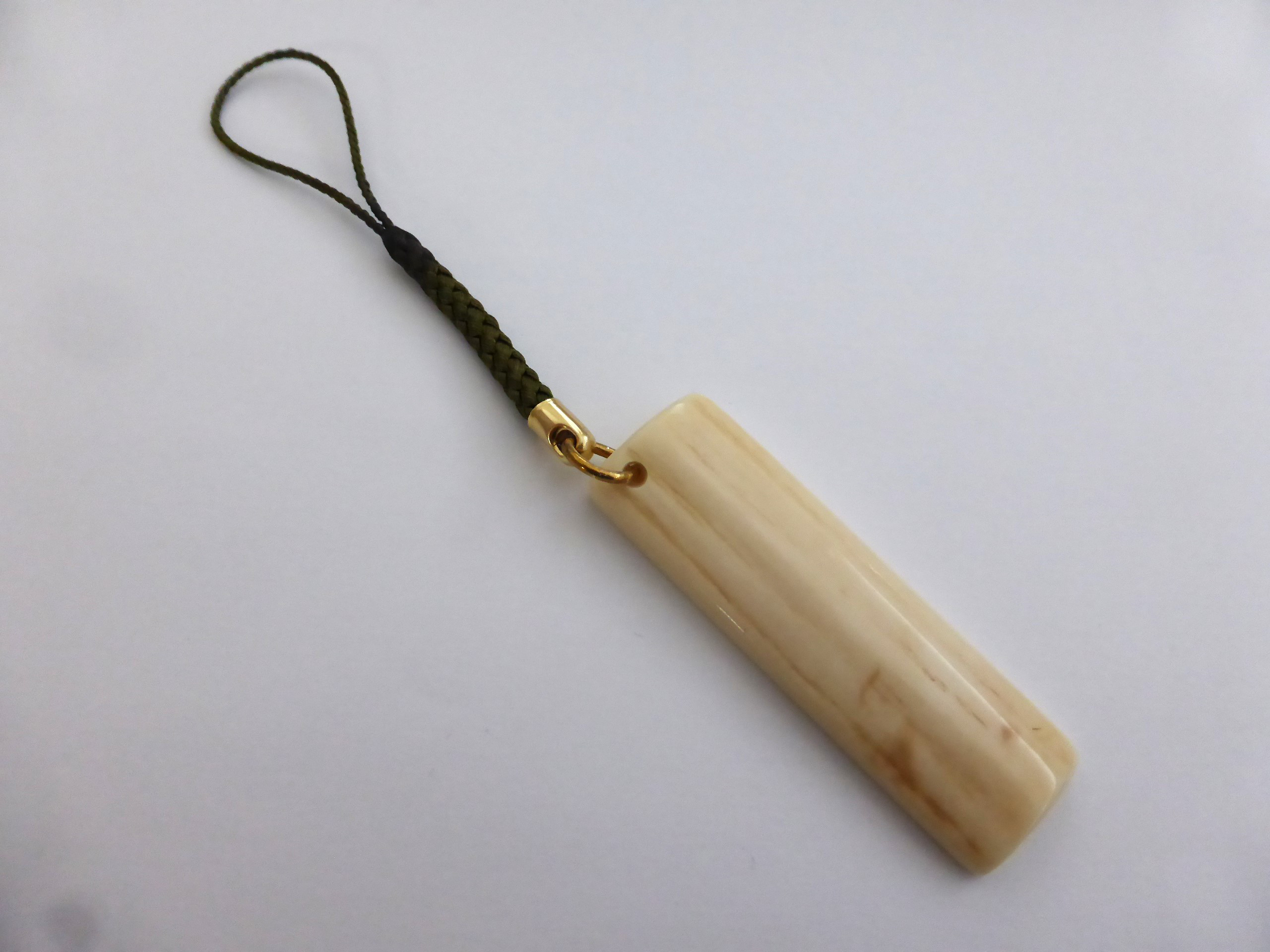 マッコウクジラの歯　根付け　印材 マッコウクジラの歯　根付け　印材