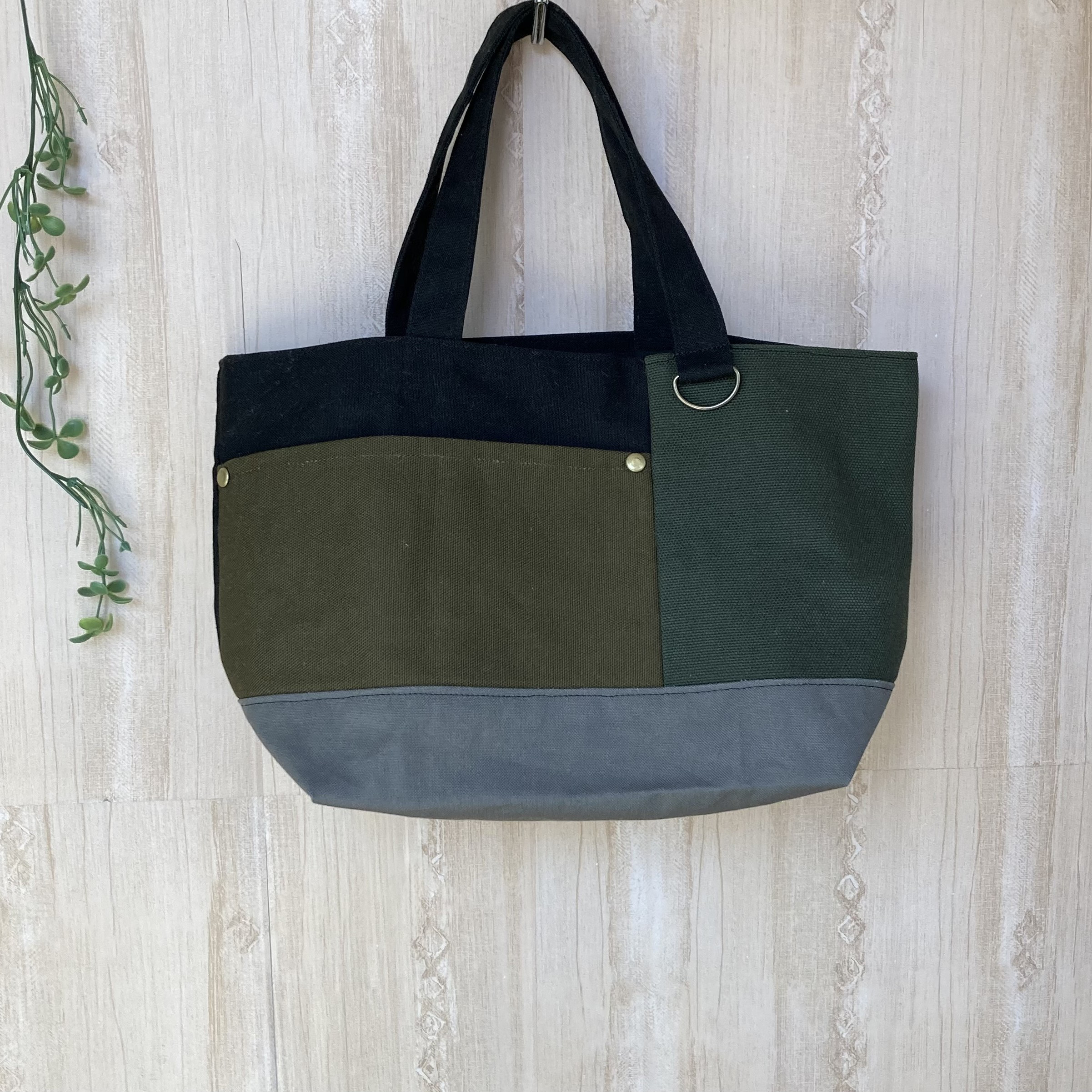 BRIEFING オリーブグリーン/ブラック トートバッグ