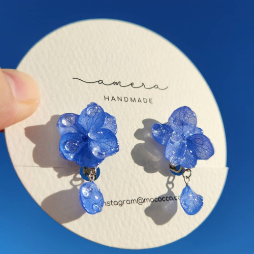雨粒の紫陽花 イヤリング(ピアス変更可) 雨上がりお花のアクセサリー  