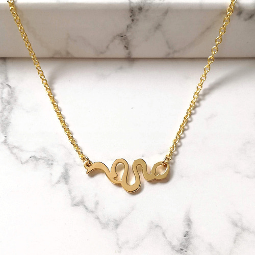 2025年の干支】ひらがなでデザイン “へび” 蛇 文字絵 ネックレス