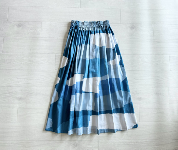 新作♪デザイナーズテキスタイルのスカート　グラデーションブルー 11枚目の画像