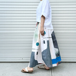 新作♪デザイナーズテキスタイルのスカート ボトルアート　ブルー&レッド 3枚目の画像
