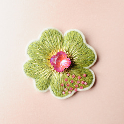 ＜Kira～ツムガレルハナ～＞花刺繍ブローチ「 春の野 」 2枚目の画像