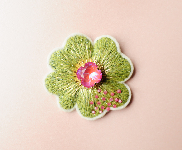 ＜Kira～ツムガレルハナ～＞花刺繍ブローチ「 春の野 」 2枚目の画像