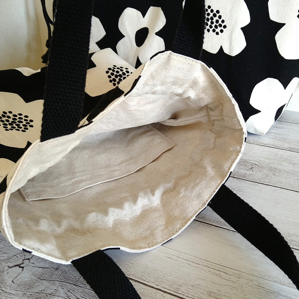 クシュっと可愛い巾着ミニバッグ　花柄モノトーン　ミニトートバッグ　北欧　 5枚目の画像