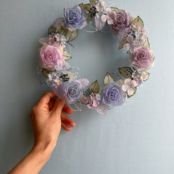 【一点物】バラのリース ニュアンスカラー 約23cm  薔薇 紫 アンティーク風 ワイヤーリース ディップフラワー 9枚目の画像