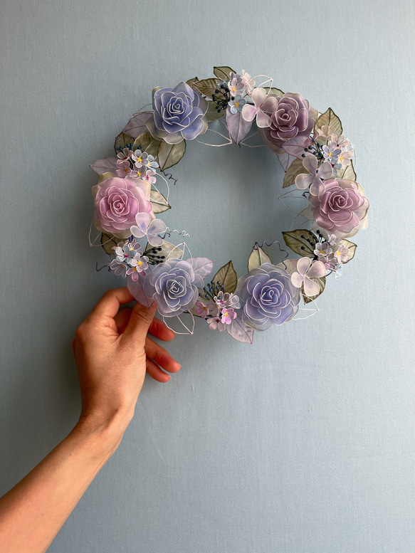 【一点物】バラのリース ニュアンスカラー 約23cm  薔薇 紫 アンティーク風 ワイヤーリース ディップフラワー 9枚目の画像