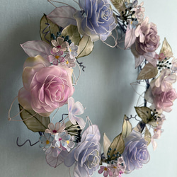 【一点物】バラのリース ニュアンスカラー 約23cm  薔薇 紫 アンティーク風 ワイヤーリース ディップフラワー 10枚目の画像