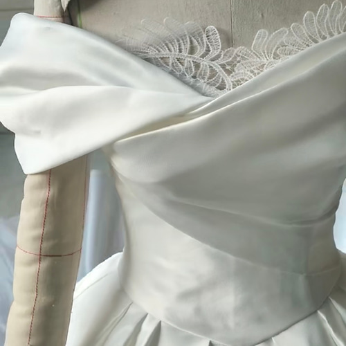 お買い得！高級サテン プリンセスライン トレーン結婚式ウェディング