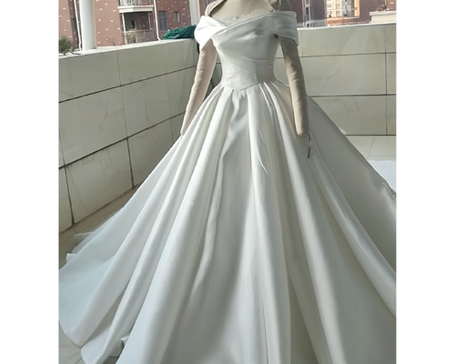 サテンのウェディングドレス、トレーン、レース お買い得！高級サテン プリンセスライン トレーン結婚式ウェディング