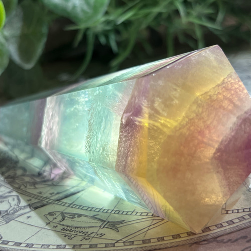 マルチカラー✿*:・キャンディフローライト蛍石ラフストーン原石ポイント