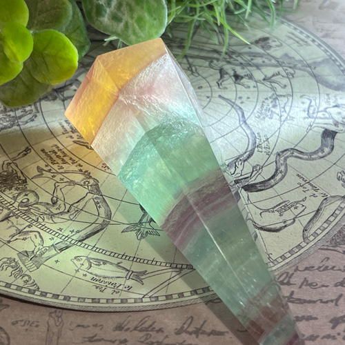 マルチカラー✿*:・キャンディフローライト蛍石ラフストーン原石ポイント