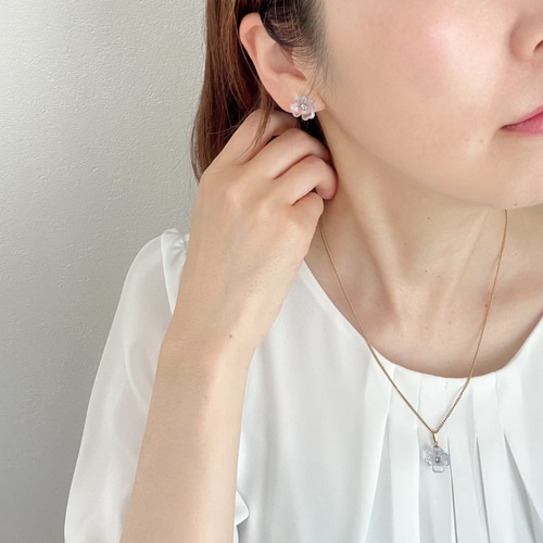 花デザイン ピアスとネックレスセット 花柄ネックレスとピアスセット - メルカリ
