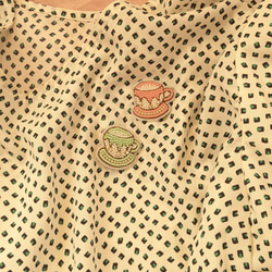 カップ＆ソーサー　ピンク　ビーズ刺繍ブローチ　 7枚目の画像