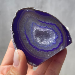 染め瑪瑙⑦》ブラジル産【アゲートジオード（パープル）】カットベース