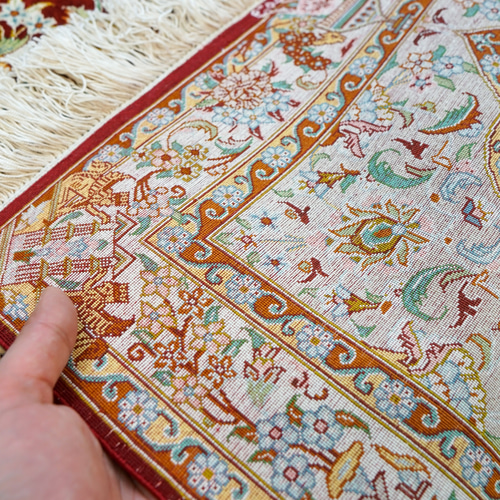 91×58cm 【ペルシャ絨毯 クム産 モサウィ房 シルク 100% 】証明 91×58cm 【ペルシャ絨毯 クム産 モサウィ房 シルク 100% 】証明
