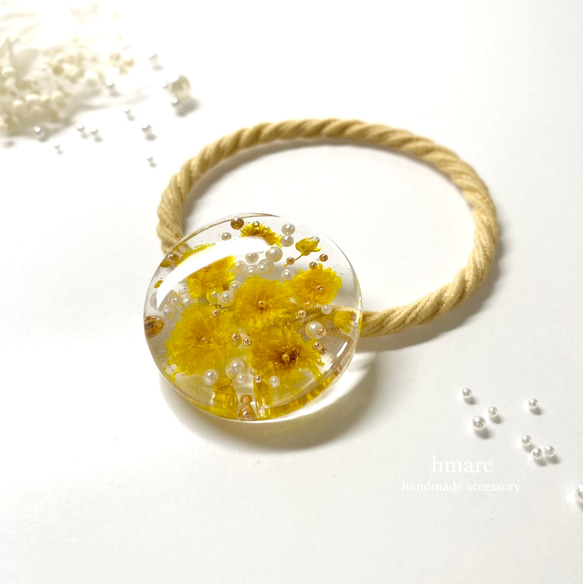 dandelion yellow  大人 レジンヘアゴム ／ ボタニカル ドライフラワー 3枚目の画像