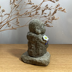 お地蔵様『雛菊』石の彫刻 3枚目の画像