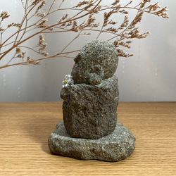お地蔵様『雛菊』石の彫刻 5枚目の画像