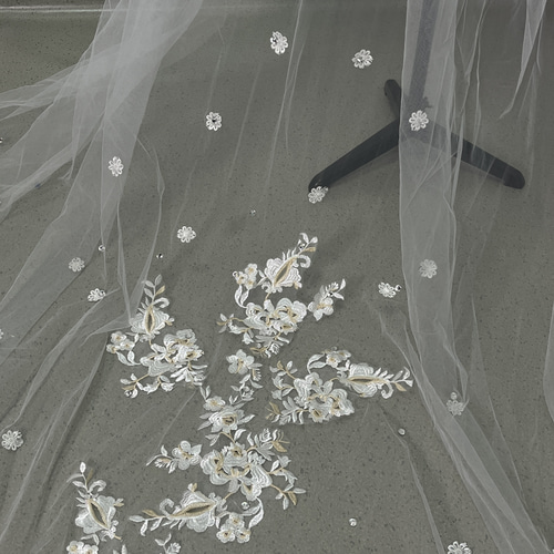 美品！ロングベール 繊細レース ビジュー コーム付き 花嫁  