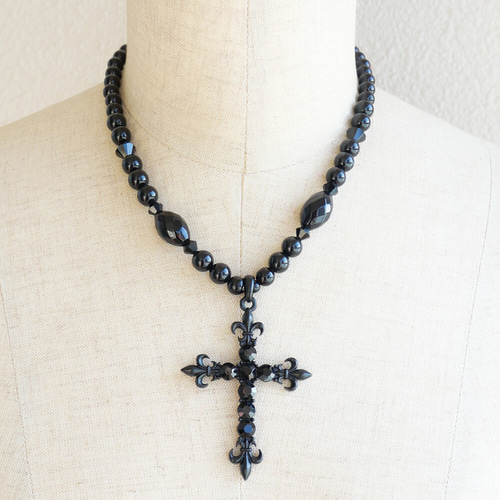 ブラック クリスタル 十字架 クロス 黒玉 ネックレス ネックレス