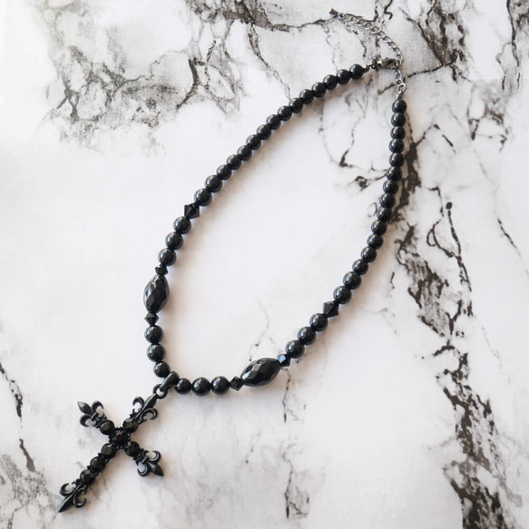 ブラック クリスタル 十字架 クロス 黒玉 ネックレス ネックレス
