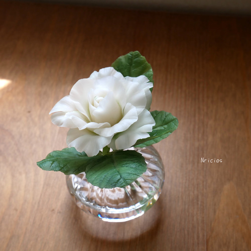 【ひろりん】クレイフラワー♡リボン台の薔薇の壁掛け ひろりん様専用】クレイフラワー♡リボン台の薔薇の壁掛け