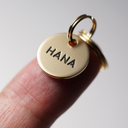 猫の迷子札 -丸形-【真鍮/ブラス】ネコ用 ねこの名札 キャットタグ ネームプレート ネームタグ 名前入り 電話番号 4枚目の画像